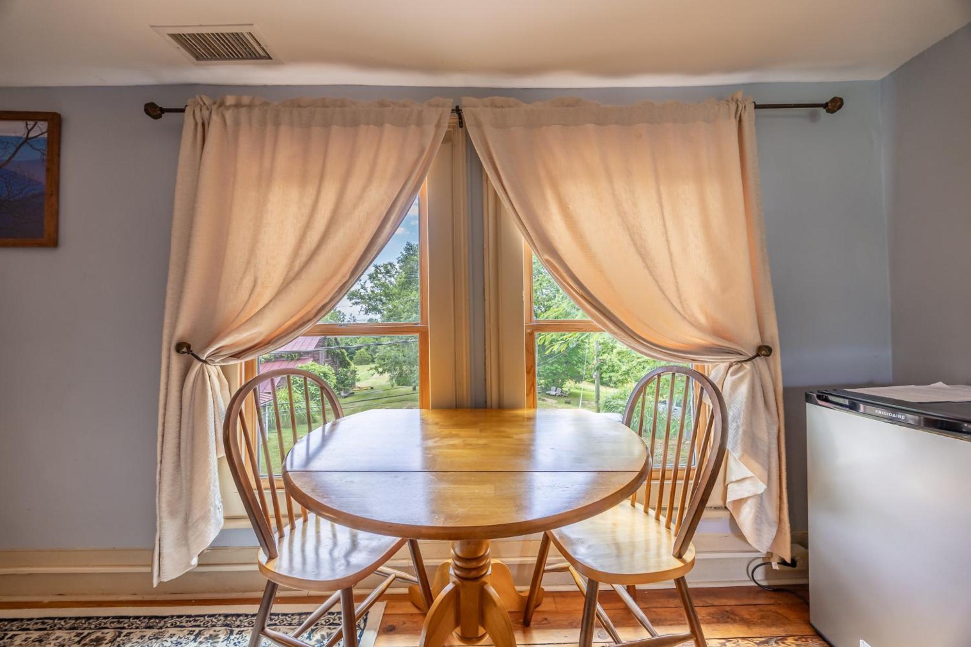 Bliss Point Farm And B&B, Llc Earlysville Екстер'єр фото